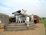 The PAV with the 64pr RML on the west rampart at Fort Nelson