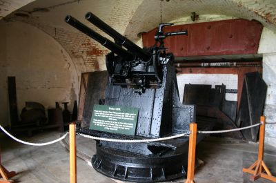 Twin Six pounder