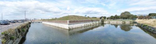 Kings Bastion and Long Curtain: Portsmouth; The southern end looking towards Kings Bastion.