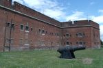 Fort Widley: Portsdown: Portsmouth: Barrack block with 9-inch RML from Old Needles Battery
