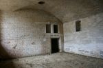 Yaverland Battery: Isle of Wight: 6-inch B.L. magazines